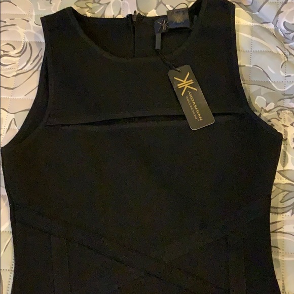 Kardashian’s Little Black Dress - Picture 2 of 7